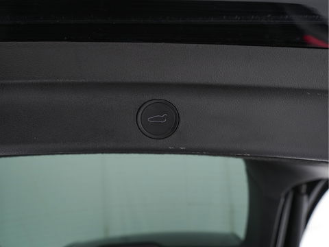 Tesla Model Y Performance AWD 75 kWh {SOH-84%} [ 3-Fase ] (INCL-BTW) Aut. *PANO | AUTO-PILOT | LUXURY-LEATHER | TOP-VIEW | NAVI-FULLMAP | MATRIX-LED | DIGI-COCKPIT | KEYLESS | CAMERA | DAB+ | HEATED-COMFORTSEATS | PRIVACY-GLASS | 21''ALU*