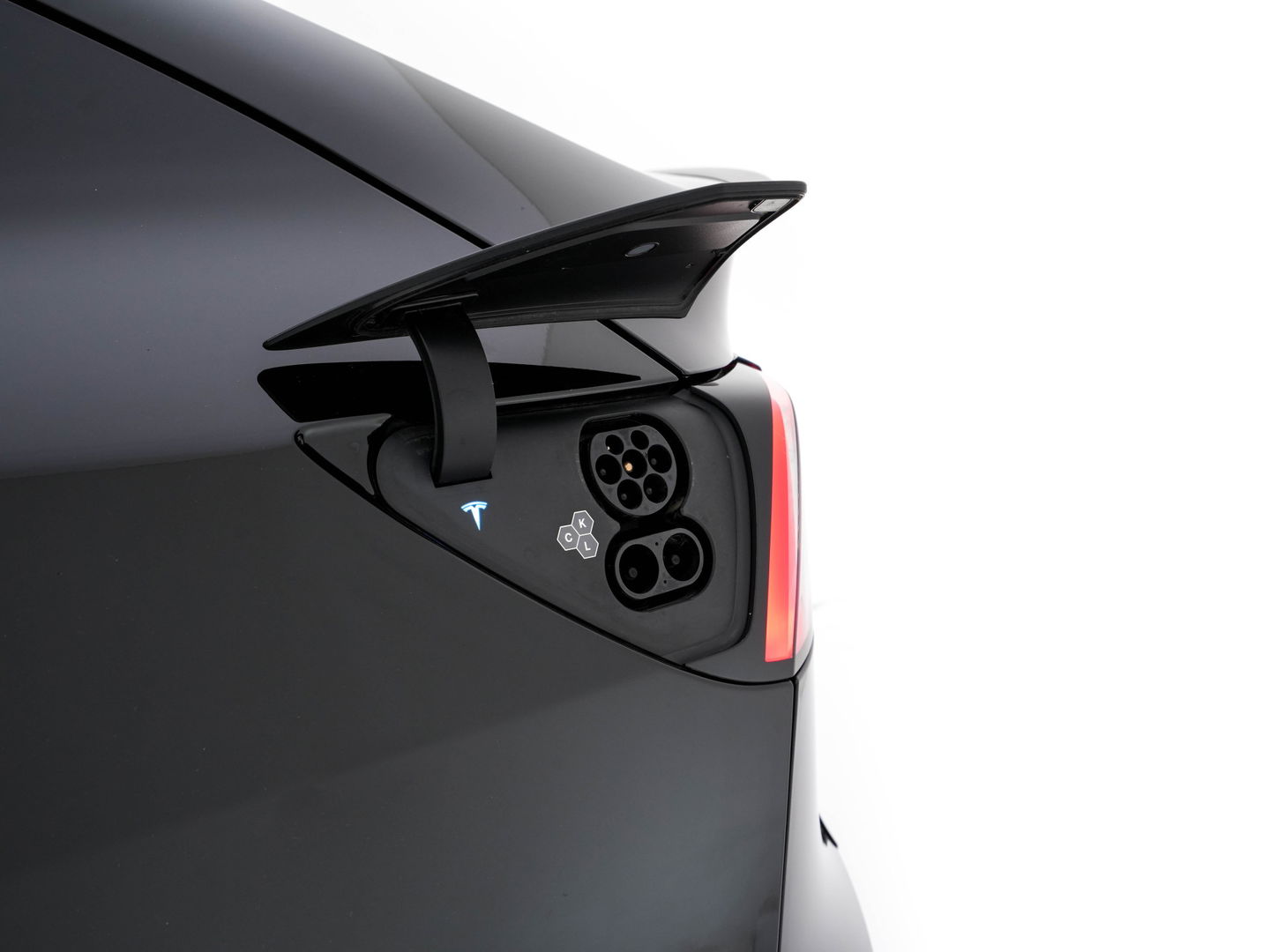 Tesla Model Y Performance AWD 75 kWh {SOH-84%} [ 3-Fase ] (INCL-BTW) Aut. *PANO | AUTO-PILOT | LUXURY-LEATHER | TOP-VIEW | NAVI-FULLMAP | MATRIX-LED | DIGI-COCKPIT | KEYLESS | CAMERA | DAB+ | HEATED-COMFORTSEATS | PRIVACY-GLASS | 21''ALU*