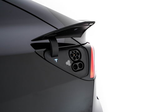 Tesla Model Y Performance AWD 75 kWh {SOH-84%} [ 3-Fase ] (INCL-BTW) Aut. *PANO | AUTO-PILOT | LUXURY-LEATHER | TOP-VIEW | NAVI-FULLMAP | MATRIX-LED | DIGI-COCKPIT | KEYLESS | CAMERA | DAB+ | HEATED-COMFORTSEATS | PRIVACY-GLASS | 21''ALU*