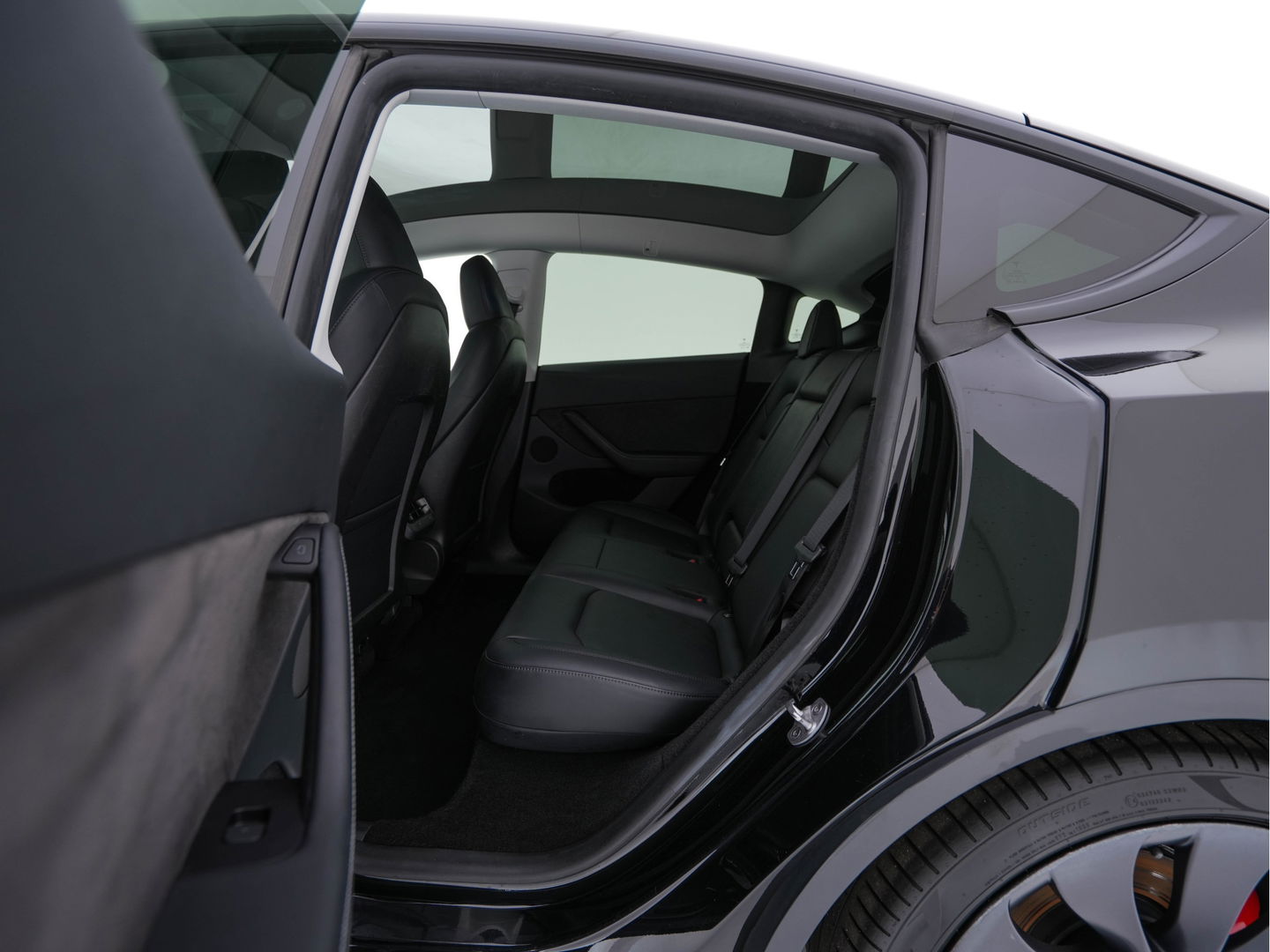 Tesla Model Y Performance AWD 75 kWh {SOH-84%} [ 3-Fase ] (INCL-BTW) Aut. *PANO | AUTO-PILOT | LUXURY-LEATHER | TOP-VIEW | NAVI-FULLMAP | MATRIX-LED | DIGI-COCKPIT | KEYLESS | CAMERA | DAB+ | HEATED-COMFORTSEATS | PRIVACY-GLASS | 21''ALU*