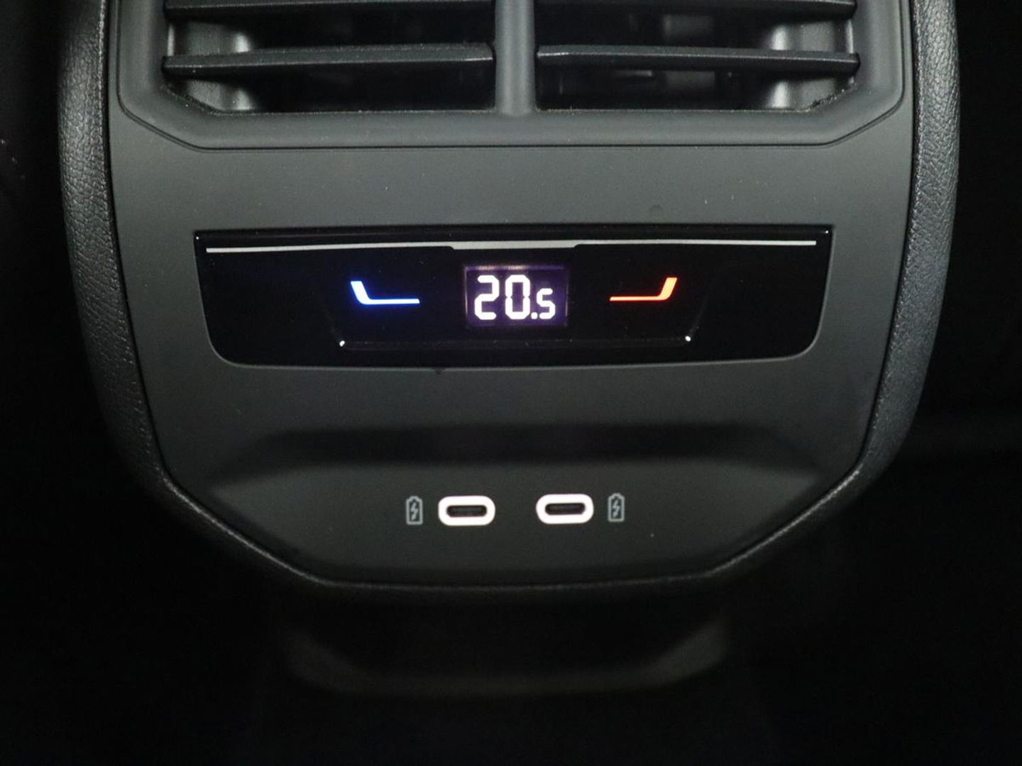 CUPRA Leon 1.5 eHybrid Business | Stoelverwarming | Adaptive cruise | Camera | Carplay | Sportstoelen | Matrix LED | Keyless | PHEV | Plug In