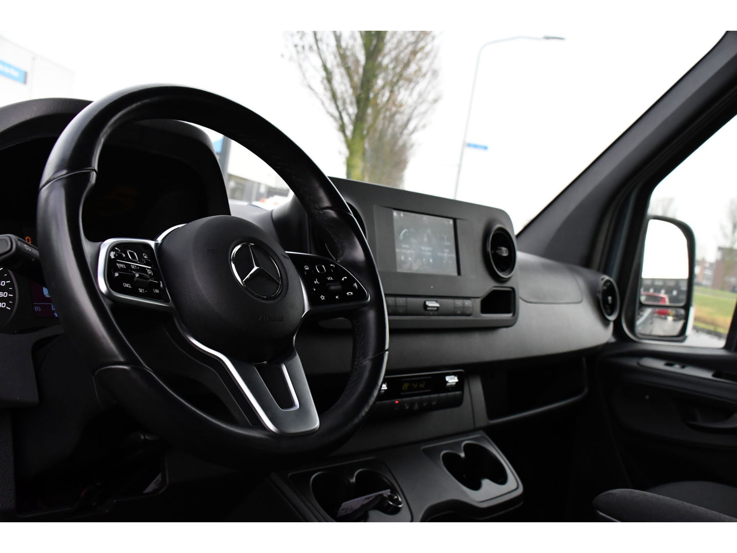 Mercedes-Benz Sprinter 317 1.9 CDI L2H1 DC RWD AMG Edition Camera, Cruise, Carplay, 170pk, Automaat, LED, Stoelverwarming, NAVI, Multimedia, Uniek! Dubbel Cabine