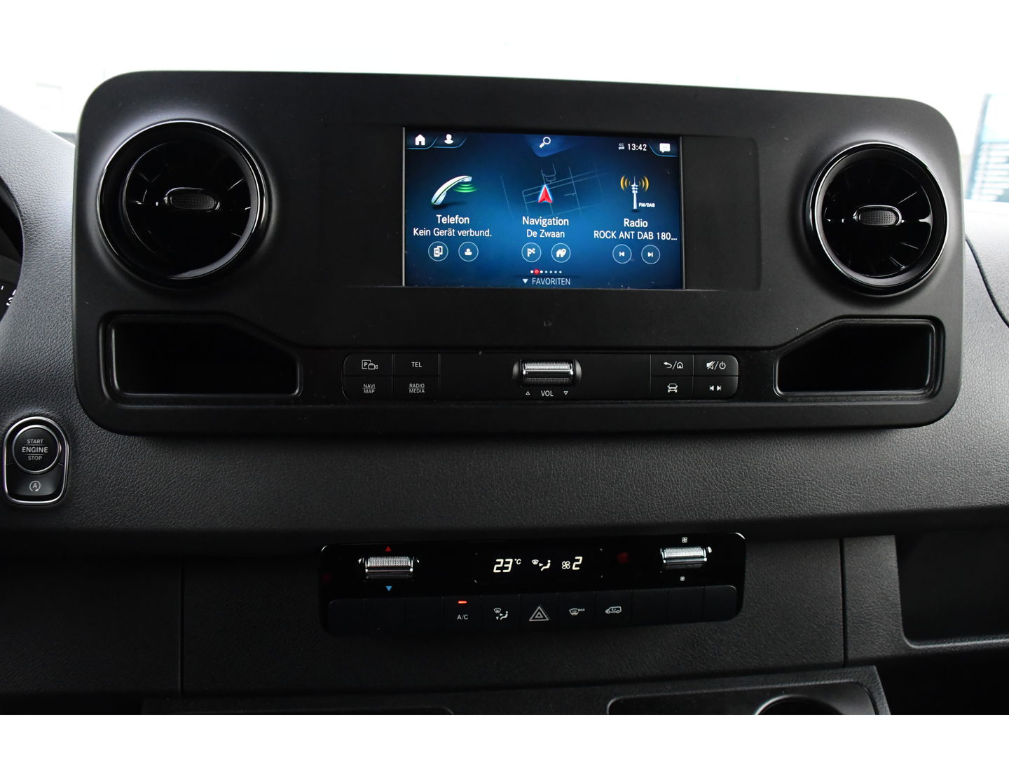 Mercedes-Benz Sprinter 317 1.9 CDI L2H1 DC RWD AMG Edition Camera, Cruise, Carplay, 170pk, Automaat, LED, Stoelverwarming, NAVI, Multimedia, Uniek! Dubbel Cabine