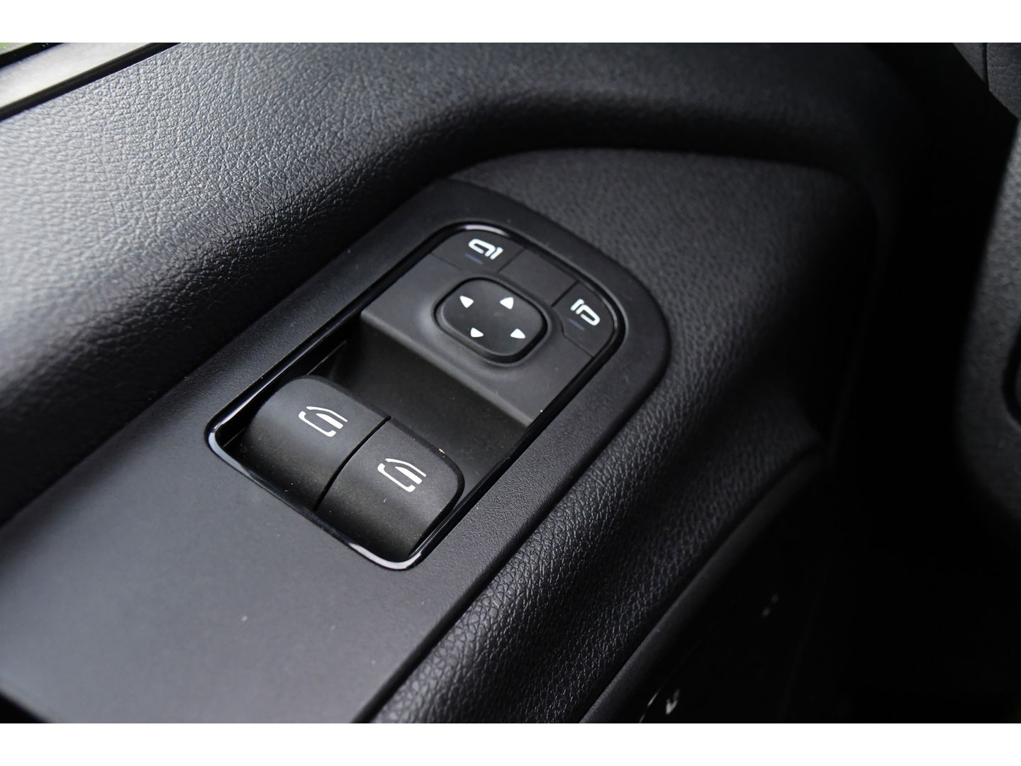 Mercedes-Benz Sprinter 317 1.9 CDI L2H1 DC RWD AMG Edition Camera, Cruise, Carplay, 170pk, Automaat, LED, Stoelverwarming, NAVI, Multimedia, Uniek! Dubbel Cabine