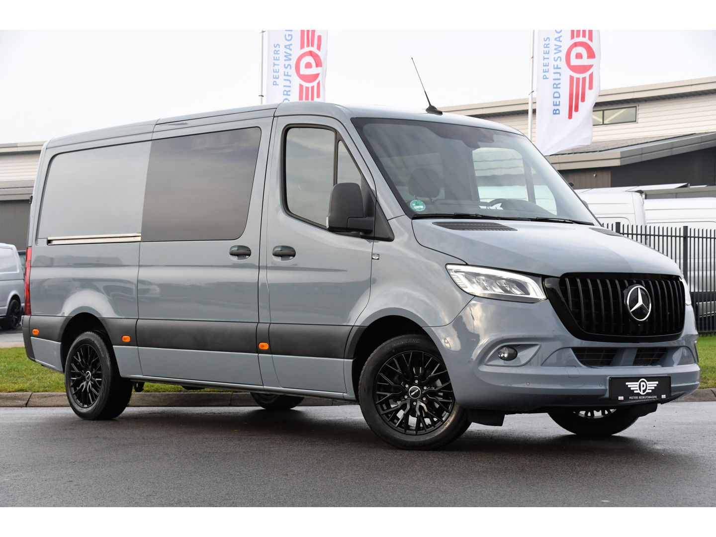 Mercedes-Benz Sprinter 317 1.9 CDI L2H1 DC RWD AMG Edition Camera, Cruise, Carplay, 170pk, Automaat, LED, Stoelverwarming, NAVI, Multimedia, Uniek! Dubbel Cabine