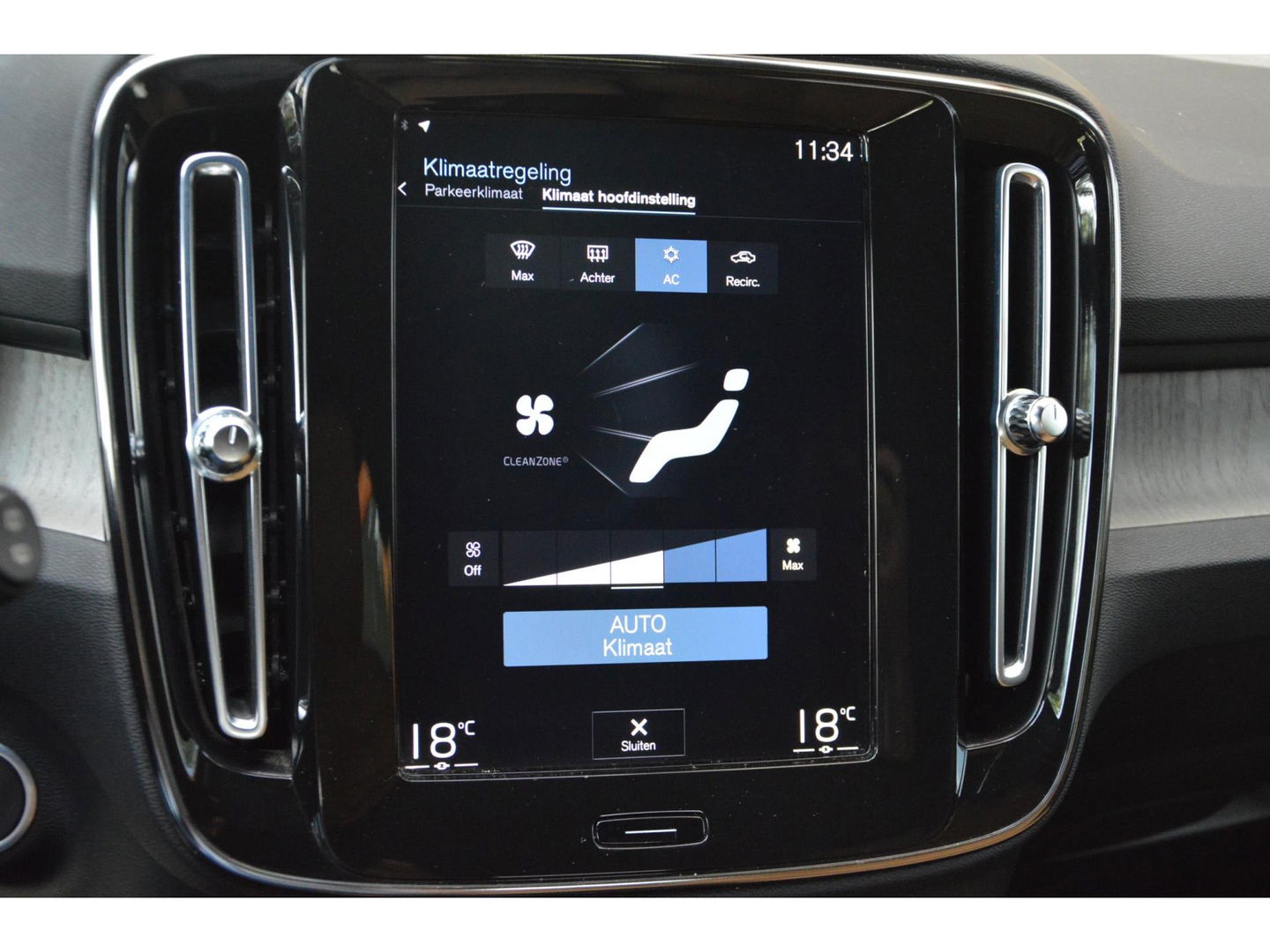 Volvo XC40 T4 Hybride Inscription | Leer | Trekhaak 1800KG | Camera | Apple CarPlay | Parkeersensoren | Cruise Control |