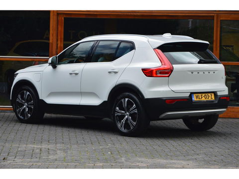 Volvo XC40 T4 Hybride Inscription | Leer | Trekhaak 1800KG | Camera | Apple CarPlay | Parkeersensoren | Cruise Control |