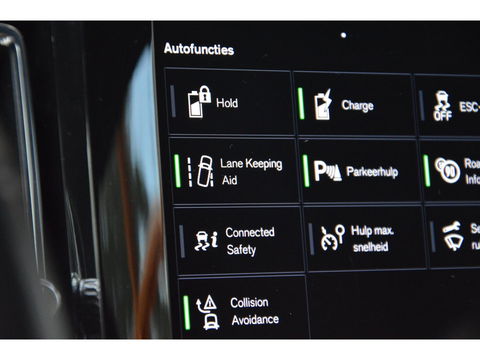 Volvo XC40 T4 Hybride Inscription | Leer | Trekhaak 1800KG | Camera | Apple CarPlay | Parkeersensoren | Cruise Control |