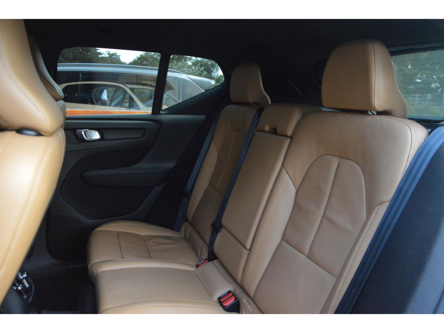 Volvo XC40 T4 Hybride Inscription | Leer | Trekhaak 1800KG | Camera | Apple CarPlay | Parkeersensoren | Cruise Control |