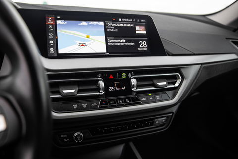 BMW 2 Serie Gran Coupé 218i Introduction Edition NAVI / CARPLAY / LED / AUTOMAAT / N.A.P