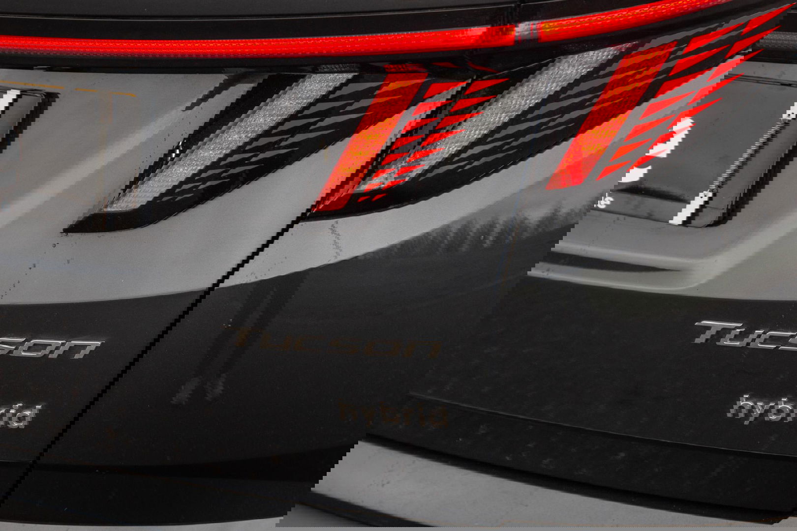 Hyundai TUCSON Hybrid 1.6 T-GDI HEV N Line Sky AUTOMAAT / STOEL VERWARMING + KOELING / PANO / CAMERA