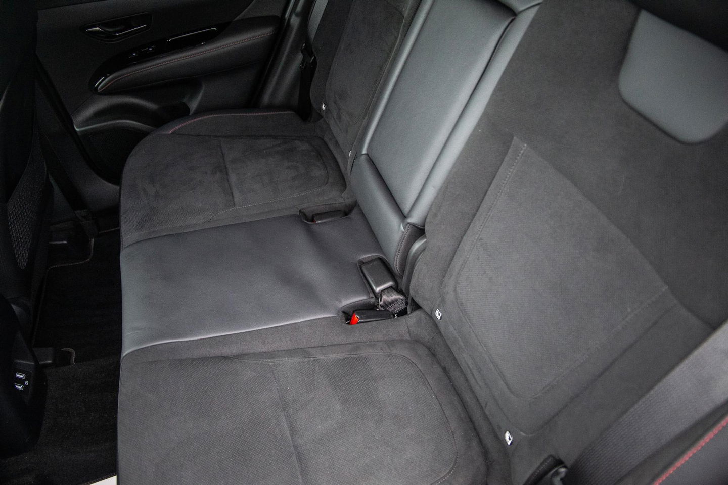 Hyundai TUCSON Hybrid 1.6 T-GDI HEV N Line Sky AUTOMAAT / STOEL VERWARMING + KOELING / PANO / CAMERA