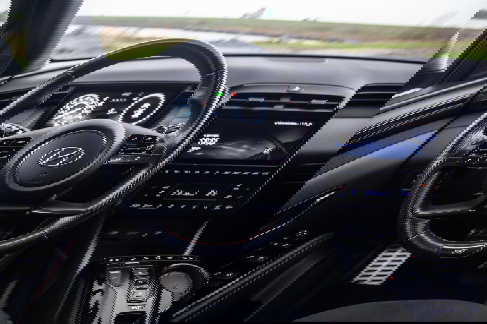 Hyundai TUCSON Hybrid 1.6 T-GDI HEV N Line Sky AUTOMAAT / STOEL VERWARMING + KOELING / PANO / CAMERA