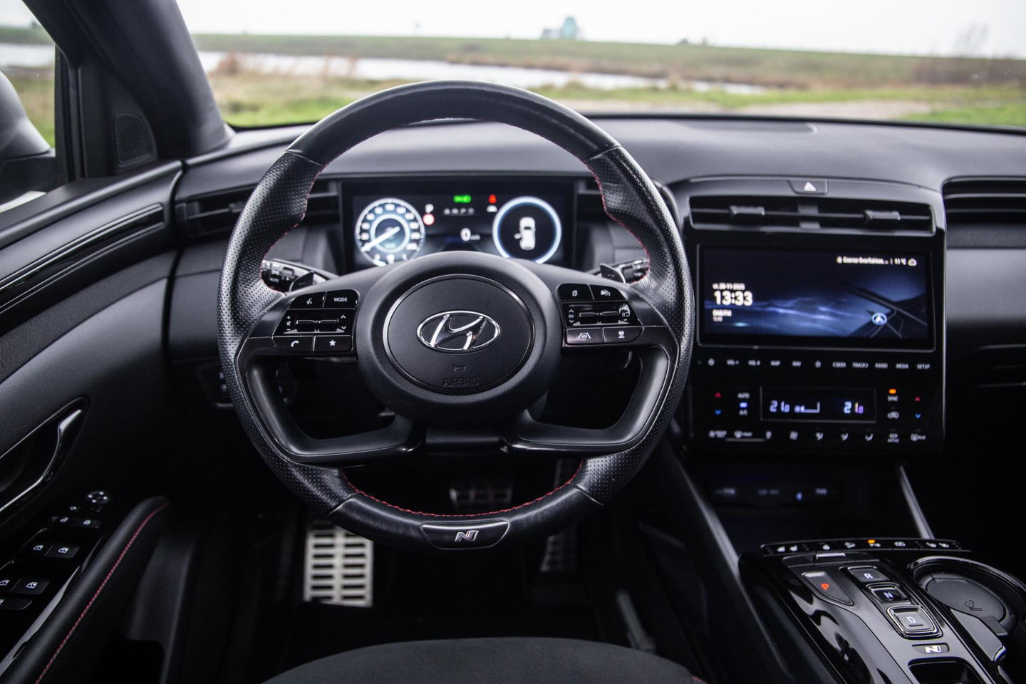 Hyundai TUCSON Hybrid 1.6 T-GDI HEV N Line Sky AUTOMAAT / STOEL VERWARMING + KOELING / PANO / CAMERA