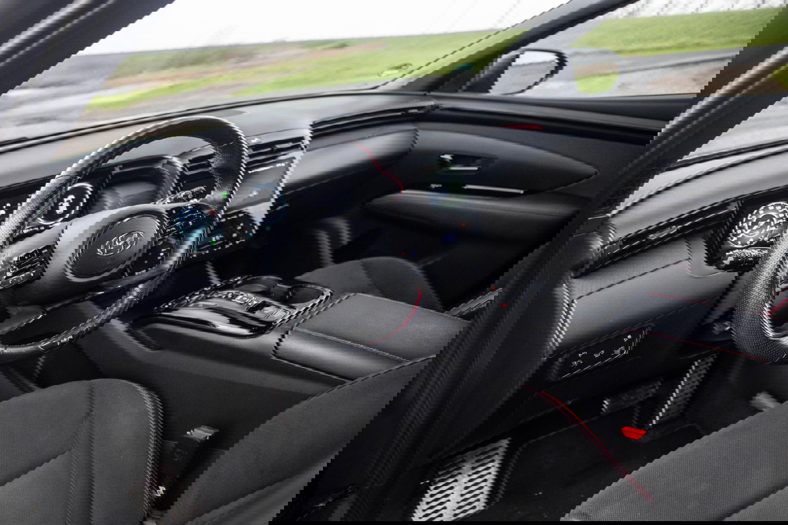 Hyundai TUCSON Hybrid 1.6 T-GDI HEV N Line Sky AUTOMAAT / STOEL VERWARMING + KOELING / PANO / CAMERA