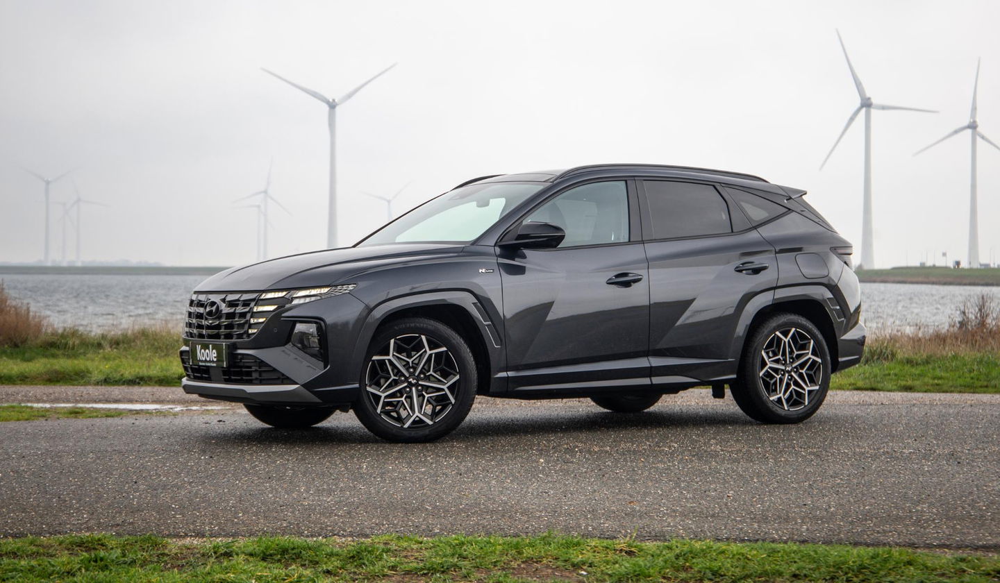 Hyundai TUCSON Hybrid 1.6 T-GDI HEV N Line Sky AUTOMAAT / STOEL VERWARMING + KOELING / PANO / CAMERA