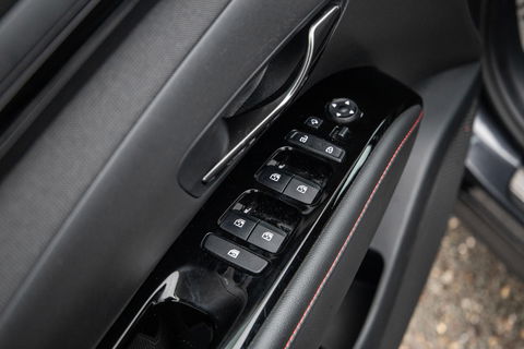 Hyundai TUCSON Hybrid 1.6 T-GDI HEV N Line Sky AUTOMAAT / STOEL VERWARMING + KOELING / PANO / CAMERA