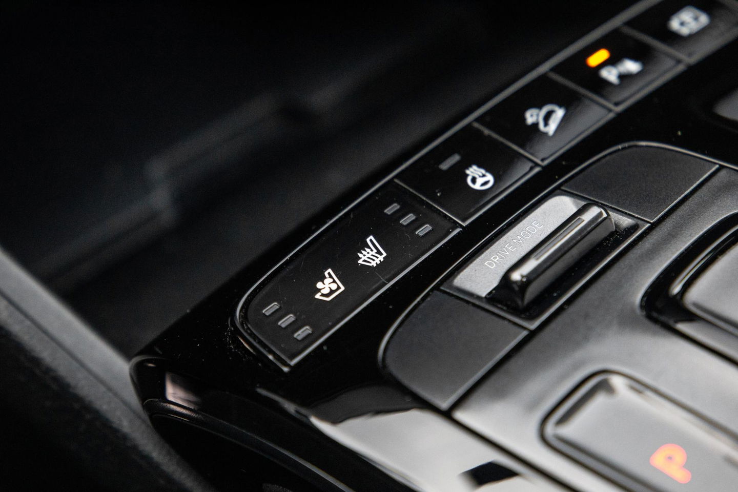 Hyundai TUCSON Hybrid 1.6 T-GDI HEV N Line Sky AUTOMAAT / STOEL VERWARMING + KOELING / PANO / CAMERA