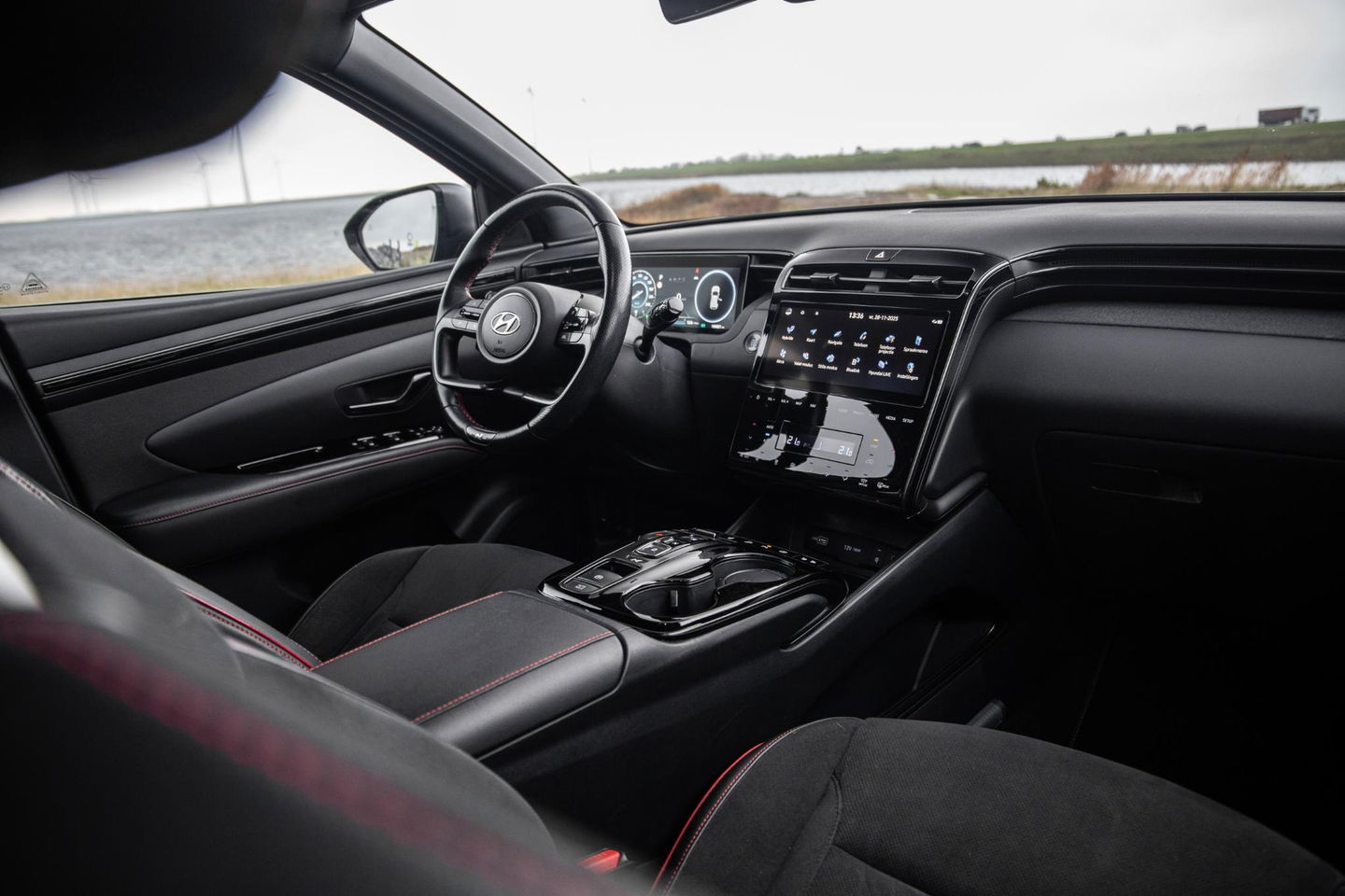 Hyundai TUCSON Hybrid 1.6 T-GDI HEV N Line Sky AUTOMAAT / STOEL VERWARMING + KOELING / PANO / CAMERA