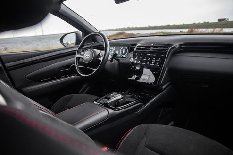 Hyundai TUCSON Hybrid 1.6 T-GDI HEV N Line Sky AUTOMAAT / STOEL VERWARMING + KOELING / PANO / CAMERA