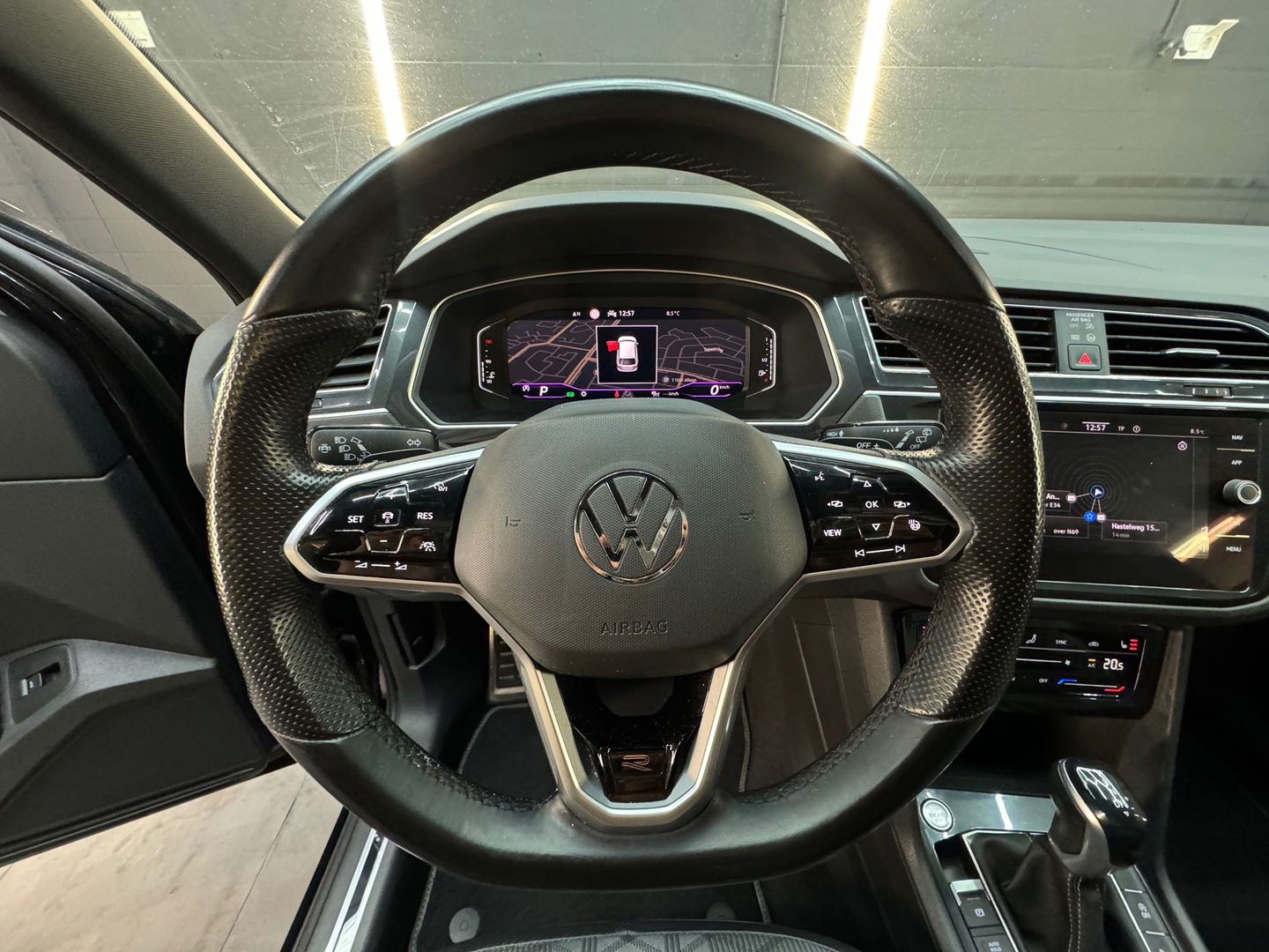 Volkswagen Tiguan 1.5 TSI R Line Pano|Keyless|Sfeer|360Camera