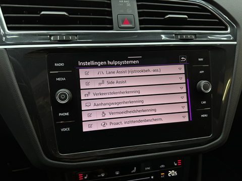 Volkswagen Tiguan 1.5 TSI R Line Pano|Keyless|Sfeer|360Camera