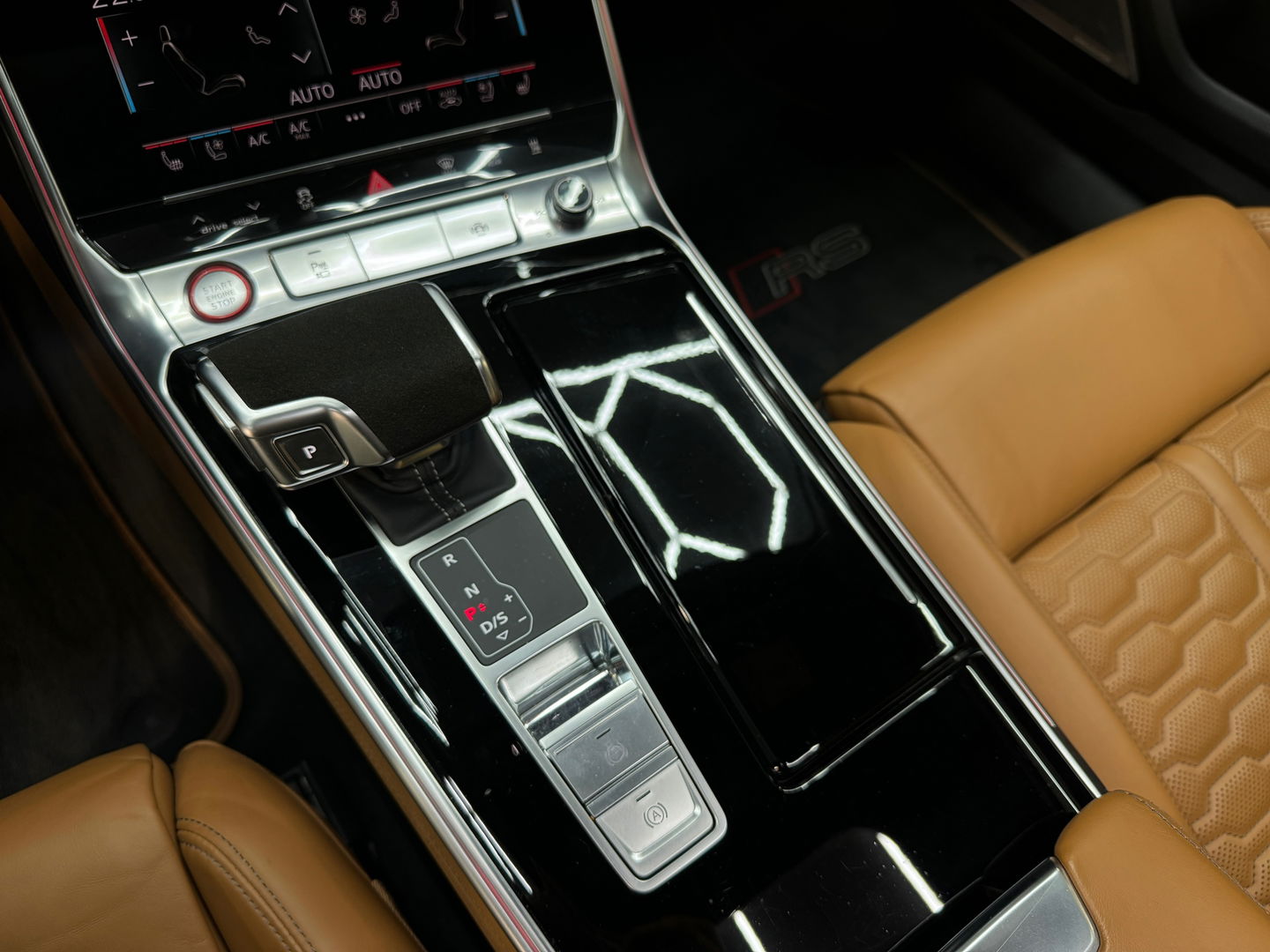 Audi RS6 Avant 4.0 TFSI quattro Pano|Ceramic|B&O 3D|Carbon