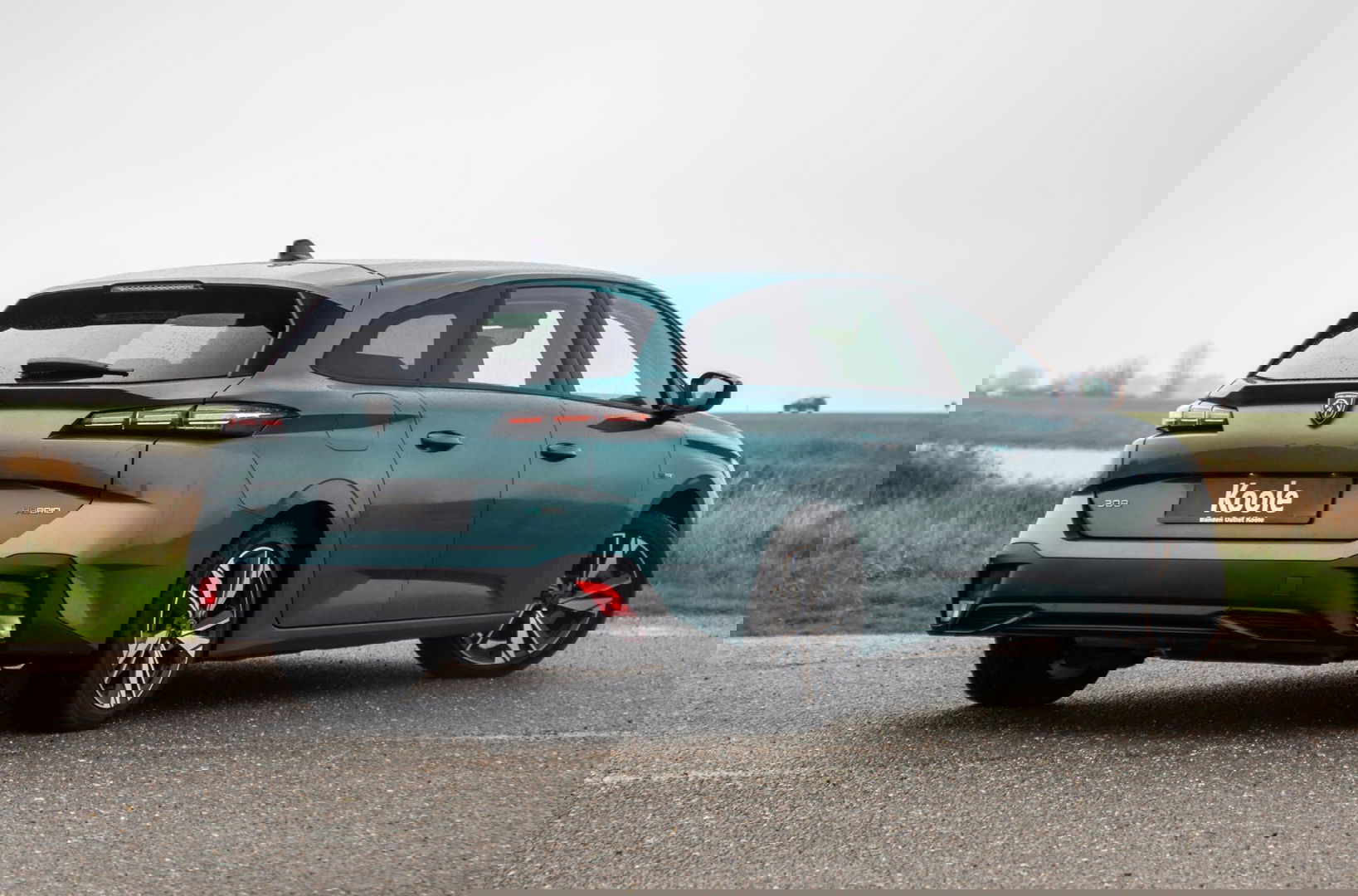 Peugeot 308 SW 1.6 HYbrid 180 Allure Pack Business AIRCO / CRUISE CONTROLE / CARPLAY / PLUG IN HYBRID / STOELVERWARMING