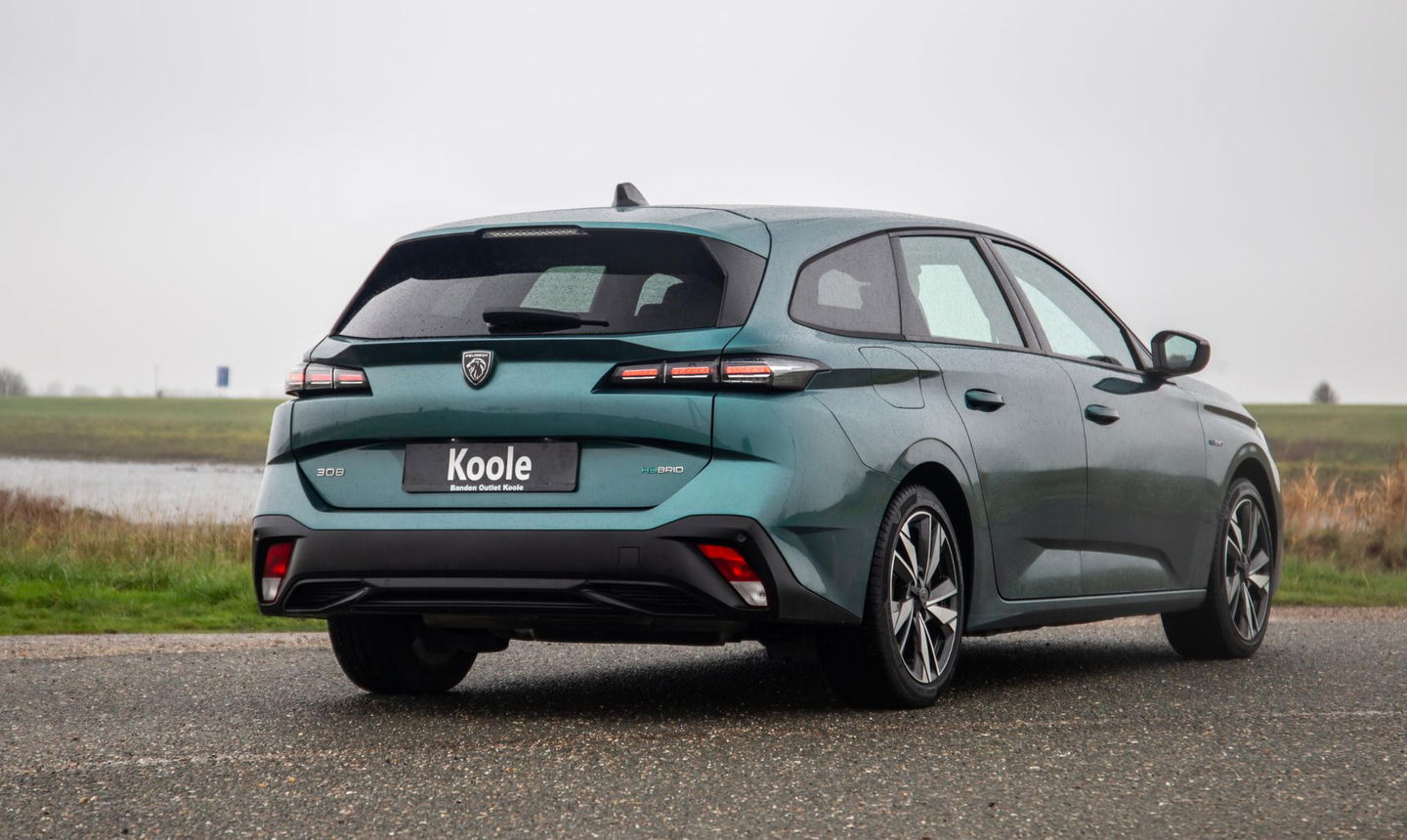 Peugeot 308 SW 1.6 HYbrid 180 Allure Pack Business AIRCO / CRUISE CONTROLE / CARPLAY / PLUG IN HYBRID / STOELVERWARMING