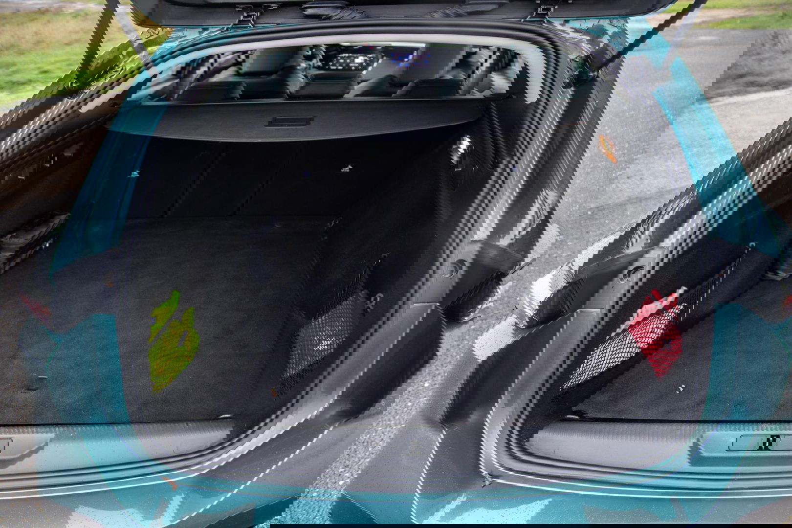 Peugeot 308 SW 1.6 HYbrid 180 Allure Pack Business AIRCO / CRUISE CONTROLE / CARPLAY / PLUG IN HYBRID / STOELVERWARMING