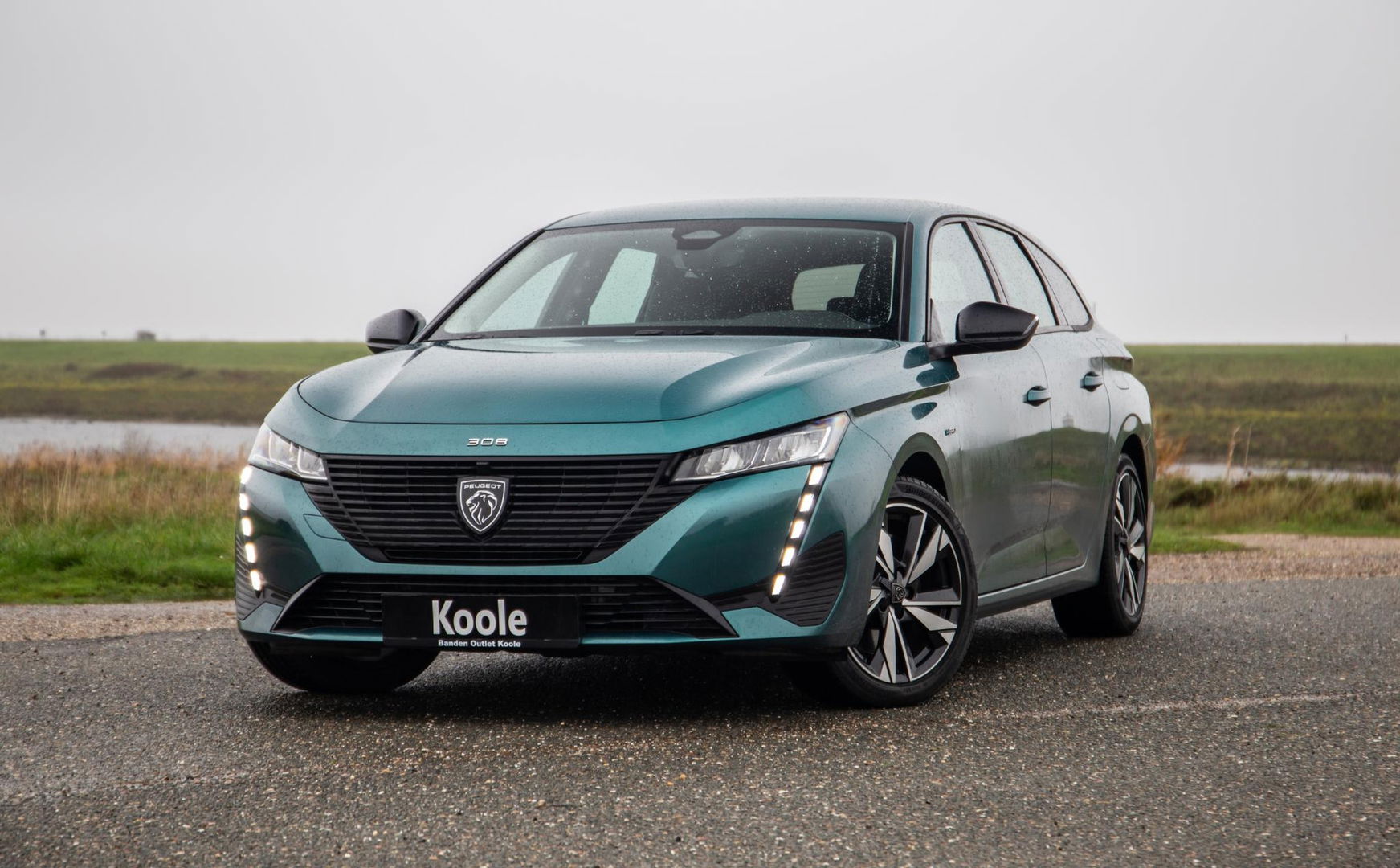 Peugeot 308 SW 1.6 HYbrid 180 Allure Pack Business AIRCO / CRUISE CONTROLE / CARPLAY / PLUG IN HYBRID / STOELVERWARMING