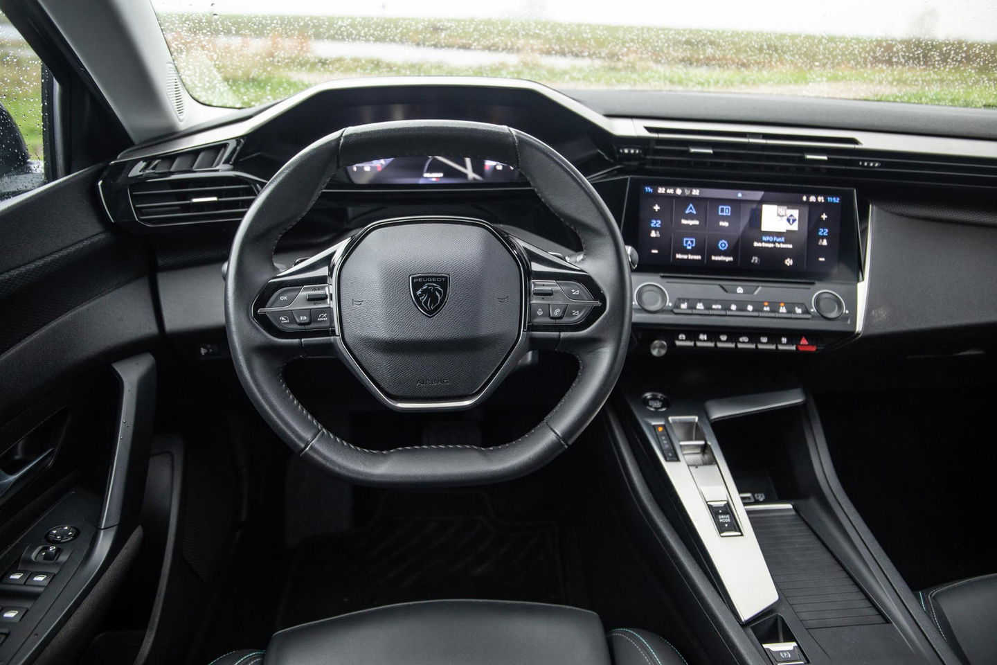 Peugeot 308 SW 1.6 HYbrid 180 Allure Pack Business AIRCO / CRUISE CONTROLE / CARPLAY / PLUG IN HYBRID / STOELVERWARMING