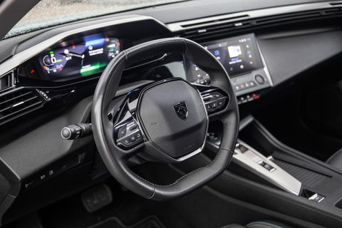 Peugeot 308 SW 1.6 HYbrid 180 Allure Pack Business AIRCO / CRUISE CONTROLE / CARPLAY / PLUG IN HYBRID / STOELVERWARMING