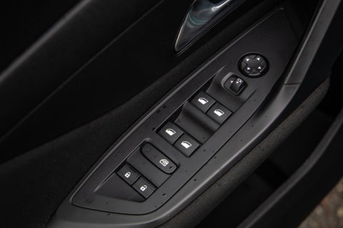 Peugeot 308 SW 1.6 HYbrid 180 Allure Pack Business AIRCO / CRUISE CONTROLE / CARPLAY / PLUG IN HYBRID / STOELVERWARMING