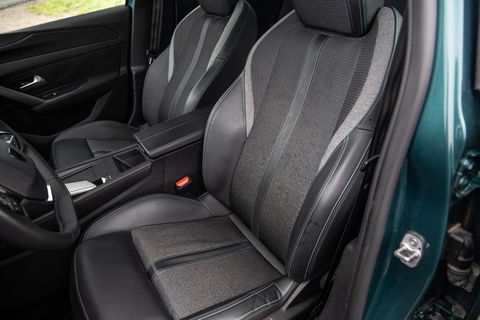 Peugeot 308 SW 1.6 HYbrid 180 Allure Pack Business AIRCO / CRUISE CONTROLE / CARPLAY / PLUG IN HYBRID / STOELVERWARMING