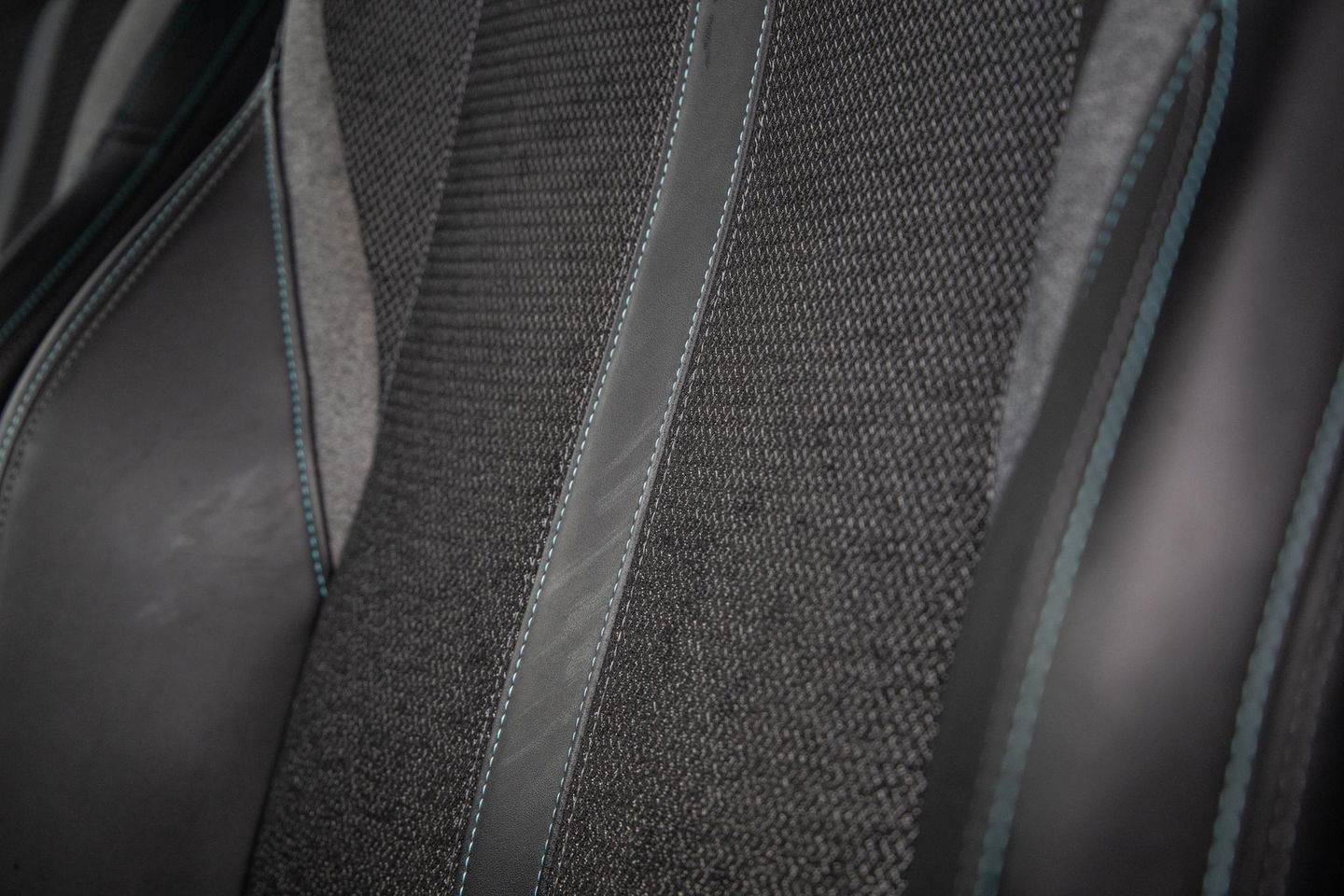 Peugeot 308 SW 1.6 HYbrid 180 Allure Pack Business AIRCO / CRUISE CONTROLE / CARPLAY / PLUG IN HYBRID / STOELVERWARMING