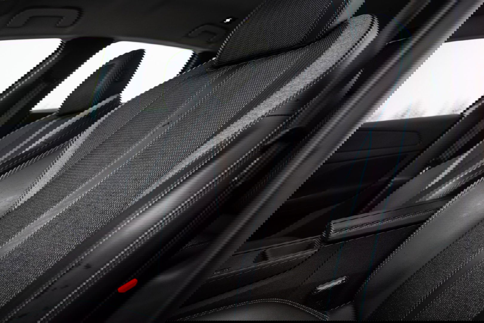 Peugeot 308 SW 1.6 HYbrid 180 Allure Pack Business AIRCO / CRUISE CONTROLE / CARPLAY / PLUG IN HYBRID / STOELVERWARMING