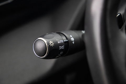 Peugeot 308 SW 1.6 HYbrid 180 Allure Pack Business AIRCO / CRUISE CONTROLE / CARPLAY / PLUG IN HYBRID / STOELVERWARMING