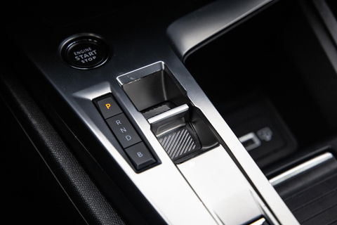 Peugeot 308 SW 1.6 HYbrid 180 Allure Pack Business AIRCO / CRUISE CONTROLE / CARPLAY / PLUG IN HYBRID / STOELVERWARMING