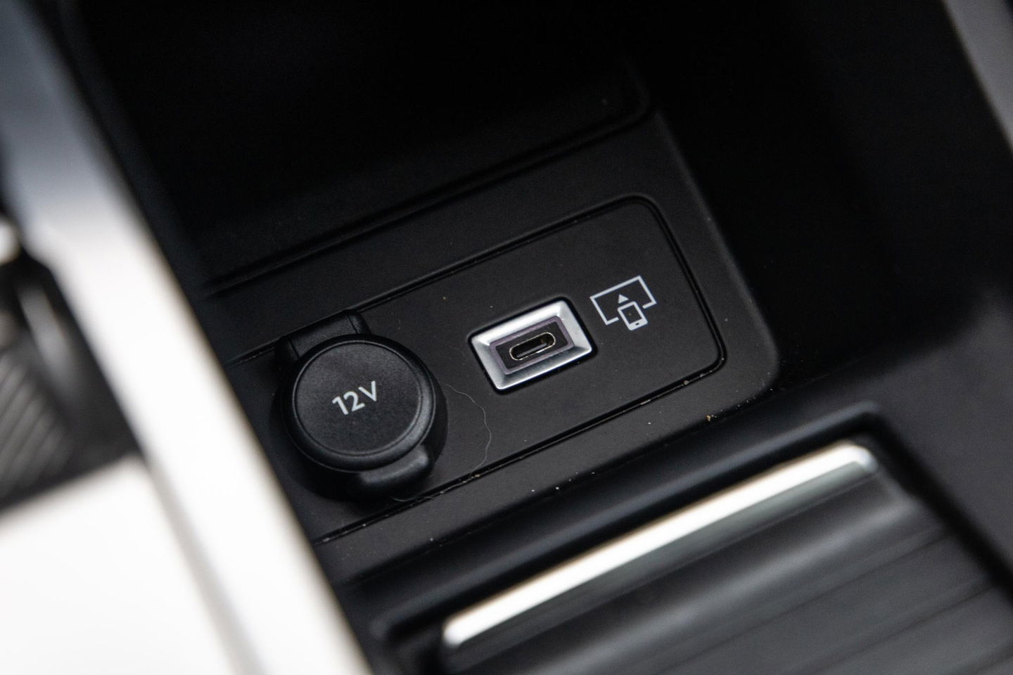 Peugeot 308 SW 1.6 HYbrid 180 Allure Pack Business AIRCO / CRUISE CONTROLE / CARPLAY / PLUG IN HYBRID / STOELVERWARMING