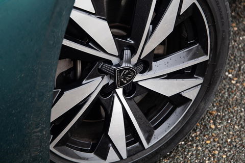 Peugeot 308 SW 1.6 HYbrid 180 Allure Pack Business AIRCO / CRUISE CONTROLE / CARPLAY / PLUG IN HYBRID / STOELVERWARMING