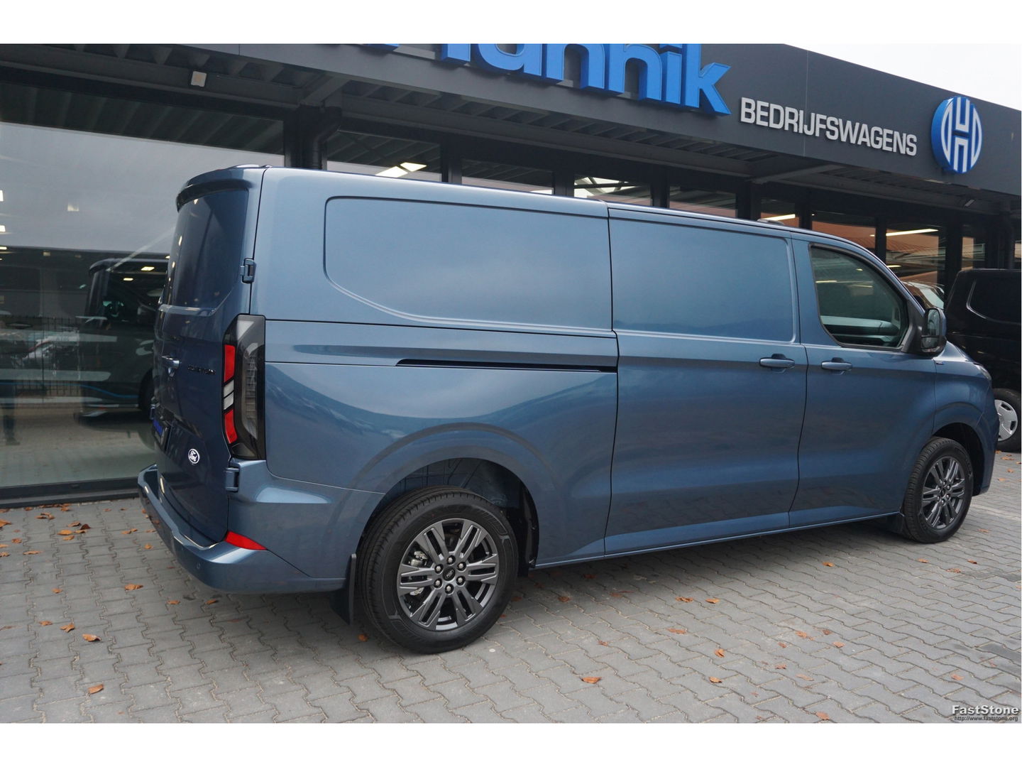 Ford Transit Custom 320L 170PK Limited AUT BPM VRIJ!! Navi, Cam, Adap. Cruise, 17" LM, LED 2x Schuifdeur!! NR. W01*