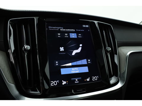 Volvo V60 Cross Country 2.0 B5 AWD Pro | Full Option | Pano | Massage | B&W audio | Ventilatie | HUD | Trekhaak