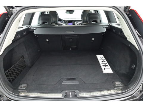 Volvo V60 Cross Country 2.0 B5 AWD Pro | Full Option | Pano | Massage | B&W audio | Ventilatie | HUD | Trekhaak