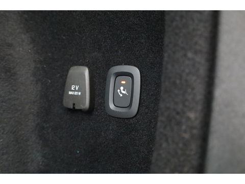 Volvo V60 Cross Country 2.0 B5 AWD Pro | Full Option | Pano | Massage | B&W audio | Ventilatie | HUD | Trekhaak