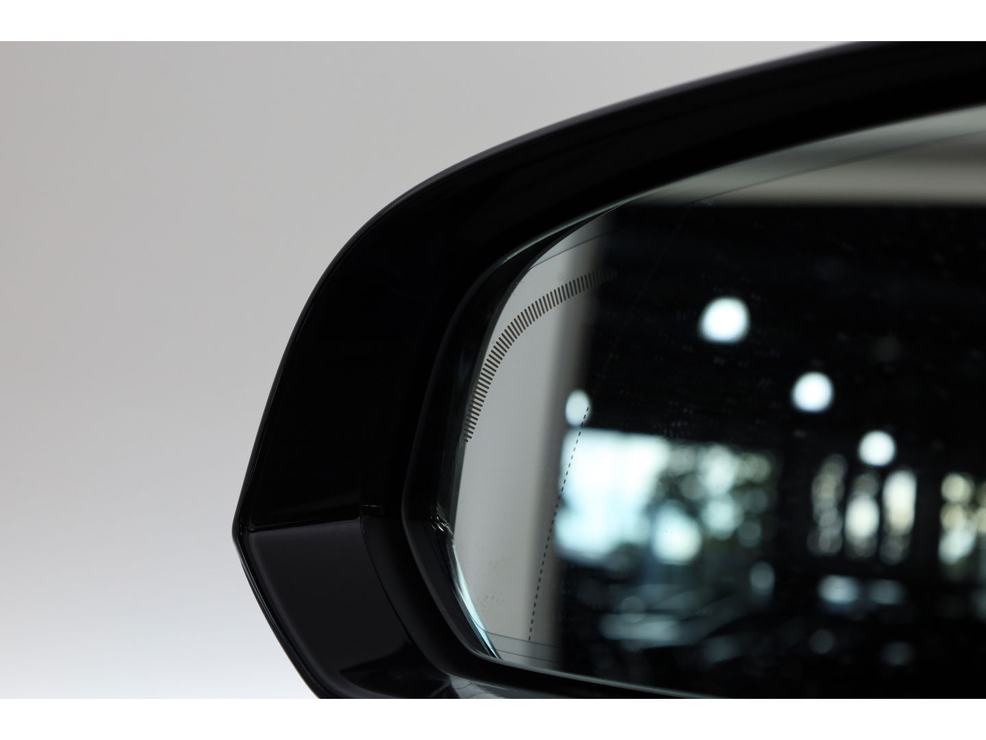 Volvo V60 Cross Country 2.0 B5 AWD Pro | Full Option | Pano | Massage | B&W audio | Ventilatie | HUD | Trekhaak