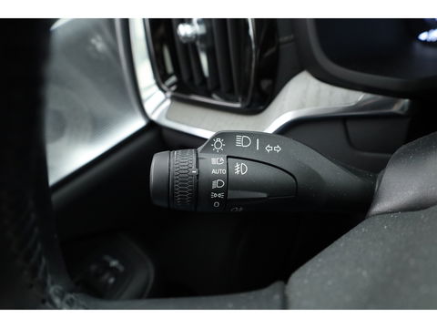Volvo V60 Cross Country 2.0 B5 AWD Pro | Full Option | Pano | Massage | B&W audio | Ventilatie | HUD | Trekhaak
