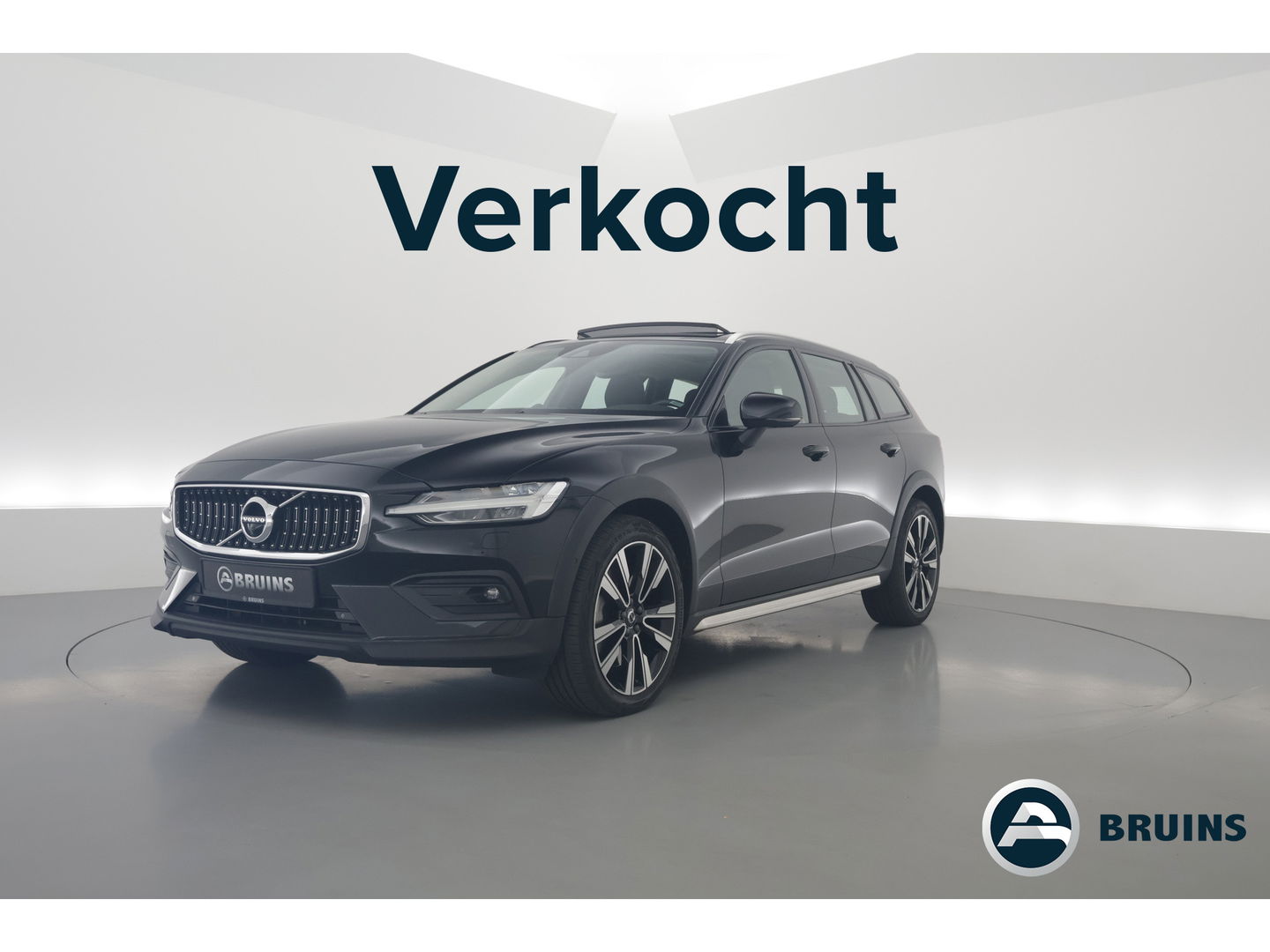 Volvo V60 Cross Country 2.0 B5 AWD Pro | Full Option | Pano | Massage | B&W audio | Ventilatie | HUD | Trekhaak