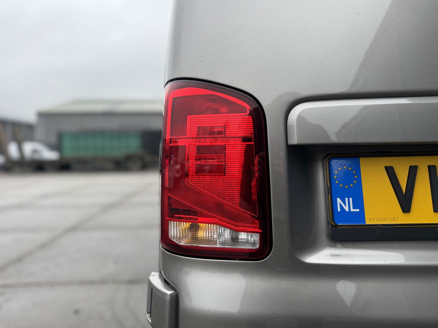 Volkswagen Transporter 2.0 TDI L2H1 30 DC DUBBEL CABINE / VIRTUAL COCKPIT / AUTOMAAT / CARPLAY / BULLI