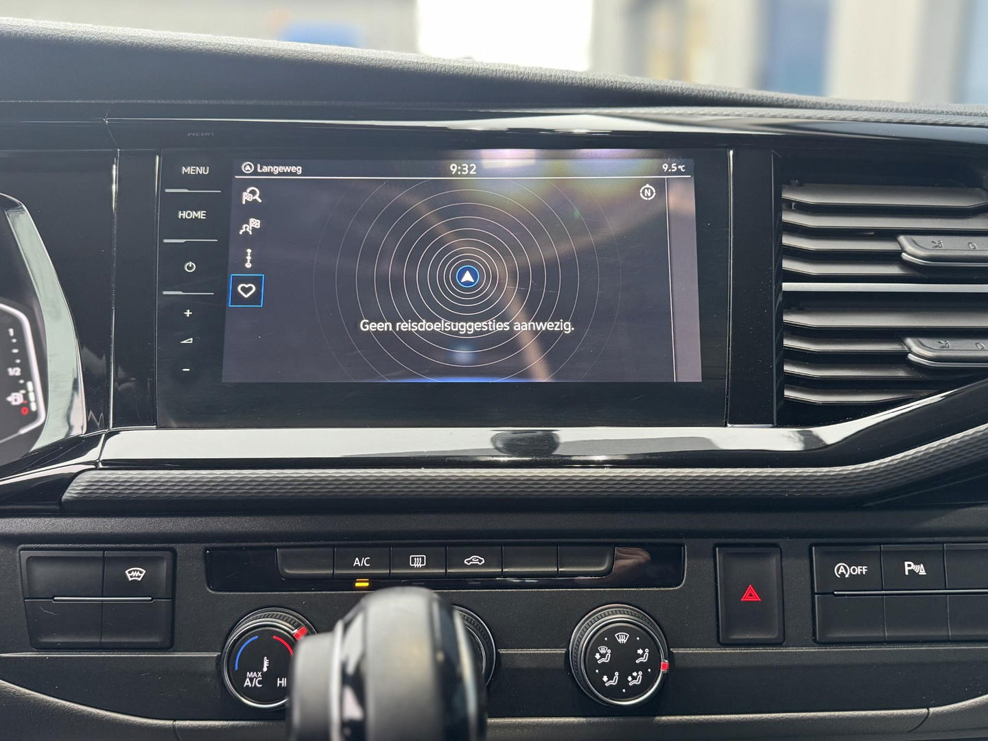 Volkswagen Transporter 2.0 TDI L2H1 30 DC DUBBEL CABINE / VIRTUAL COCKPIT / AUTOMAAT / CARPLAY / BULLI